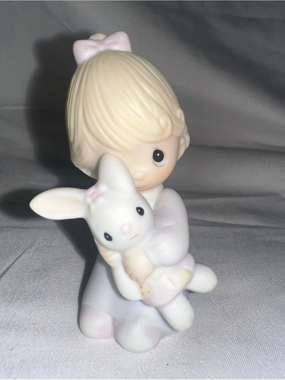 Precious Moments Jesus Loves Me E-9279 Girl Bunny 1982 Vintage Figurine